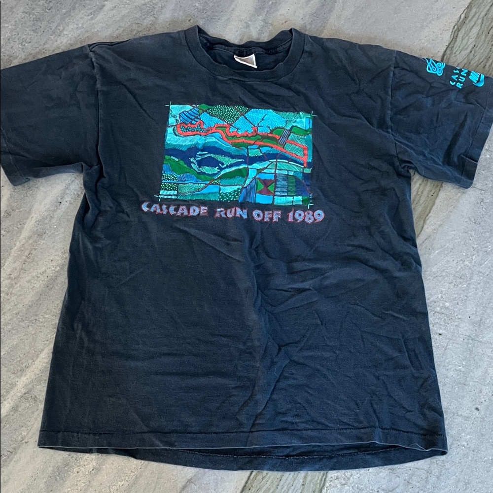 Vintage 1989 cascade run off Nike Black Graphic Tee medium.